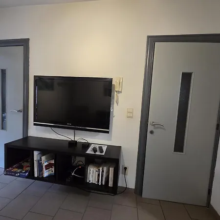 Bel-etage Cosy 2 Proche Charleroi-airport Шарлеруа